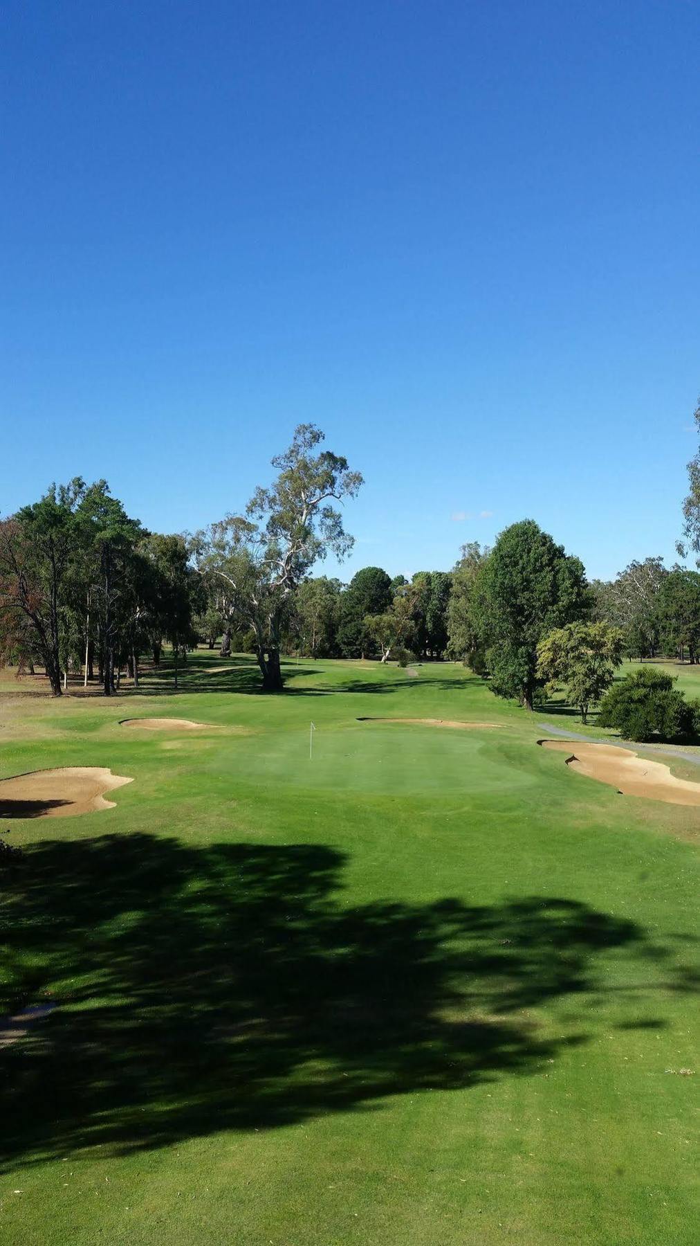Golf Club Motel